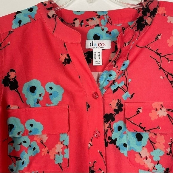 D & CO Coral Floral Long Sleeve Button Up Top - Picture 6 of 7